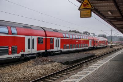 Stuttgart Bad Cannstatt: Person von S bahn gestreift